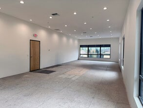 13327 SE Misty Dr, Happy Valley, OR à louer Photo intérieure– Image 2 sur 4