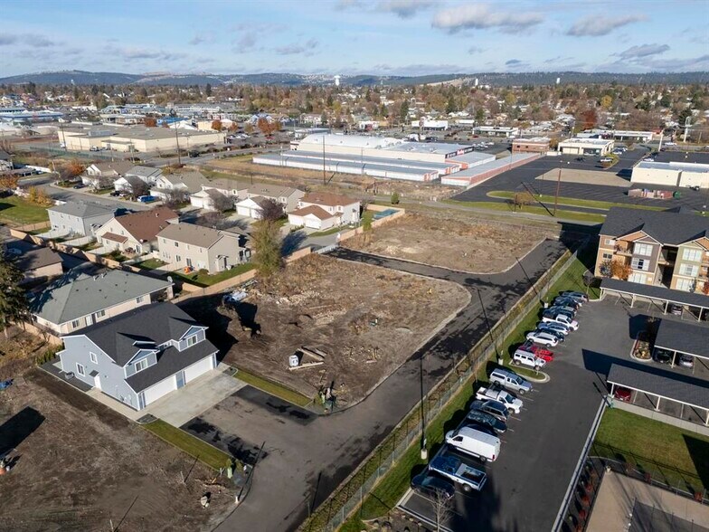 13218 3rd Ln, Spokane Valley, WA à vendre - Photo de l’immeuble – Image 3 sur 14