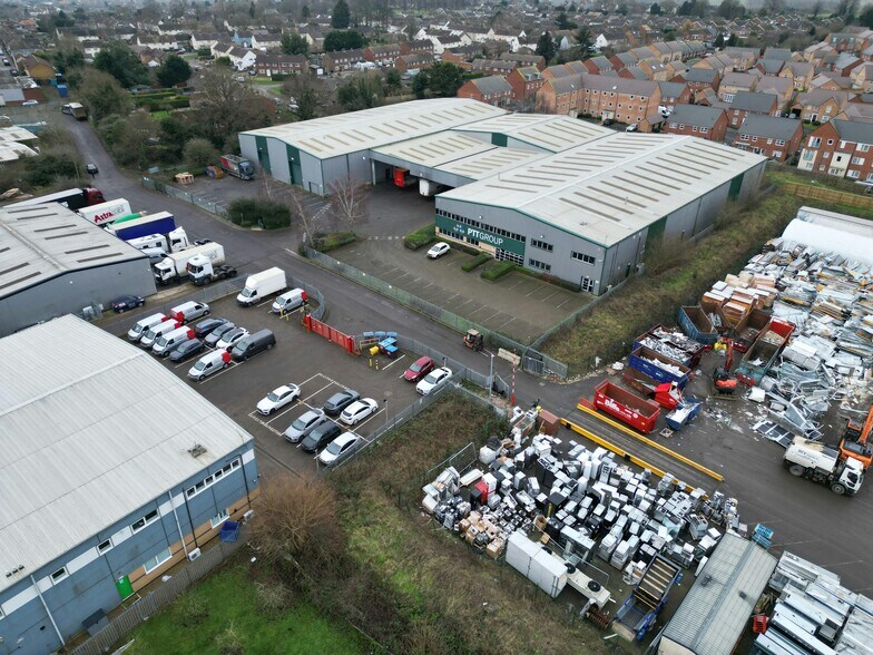 23 Mallard Close, Earls Barton à louer - Photo de l’immeuble – Image 2 sur 16