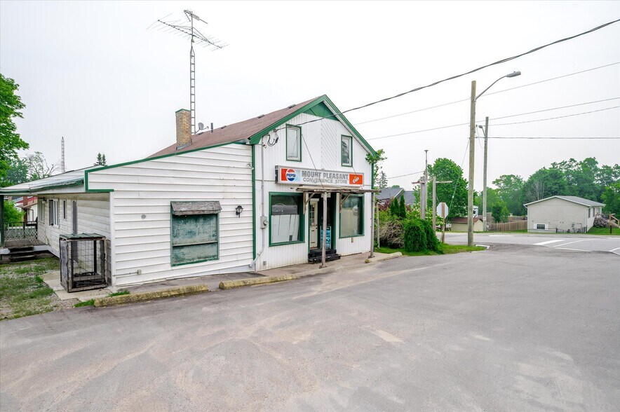 2449 Queen Mary St, Cavan, ON à vendre - Photo de l’immeuble – Image 3 sur 16