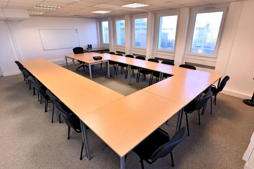 Bureau dans Créteil à vendre - Photo de l’immeuble – Image 3 sur 4