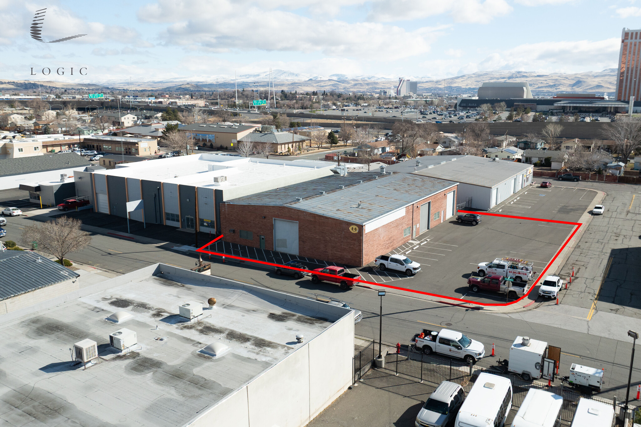 590 Sunshine Ln, Reno, NV à louer Photo de l’immeuble– Image 1 sur 9