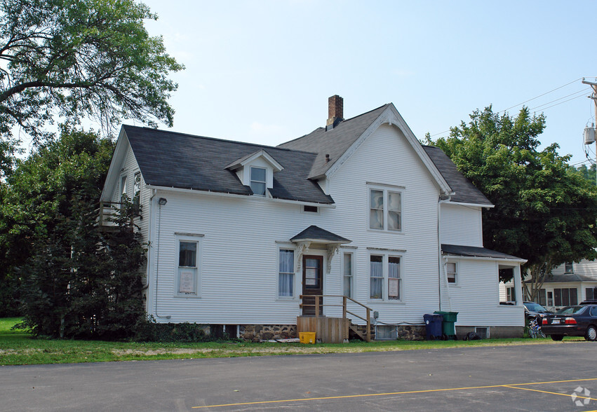 321 Jefferson St, Algonquin, IL à louer - Photo de l’immeuble – Image 2 sur 10