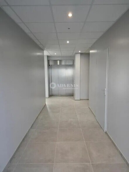 Bureau dans Tomblaine à louer - Hall d’entrée – Image 2 sur 6