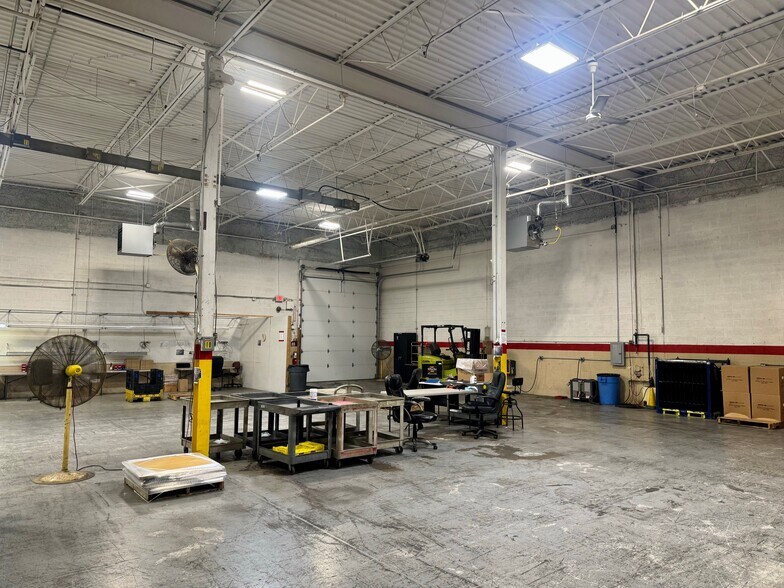 35572 Veronica St, Livonia, MI à louer - Photo intérieure – Image 3 sur 6