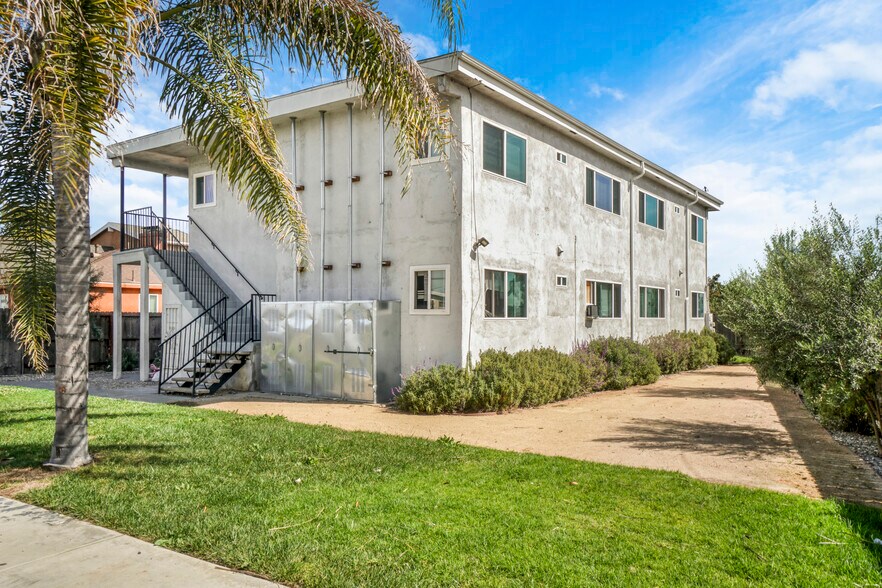 11513 Berendo Ave, Los Angeles, CA à vendre - Photo de l’immeuble – Image 3 sur 50