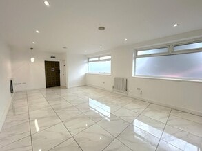 133 Springfield Park Rd, Chelmsford à louer Photo intérieure– Image 2 sur 3