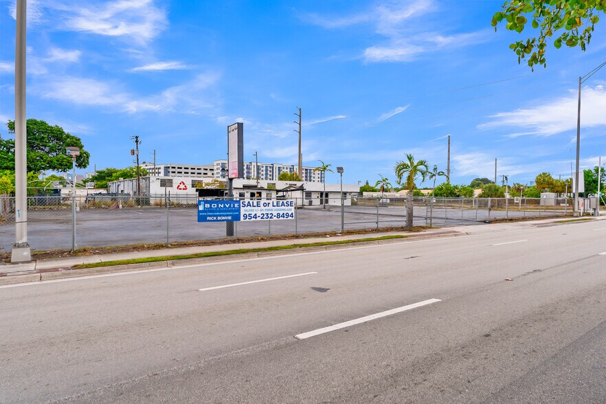 201-203 W State Road 84, Fort Lauderdale, FL à louer - Photo de l’immeuble – Image 3 sur 10