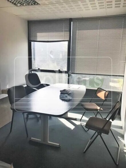 Bureau dans Marseille à louer - Photo de l’immeuble – Image 2 sur 8