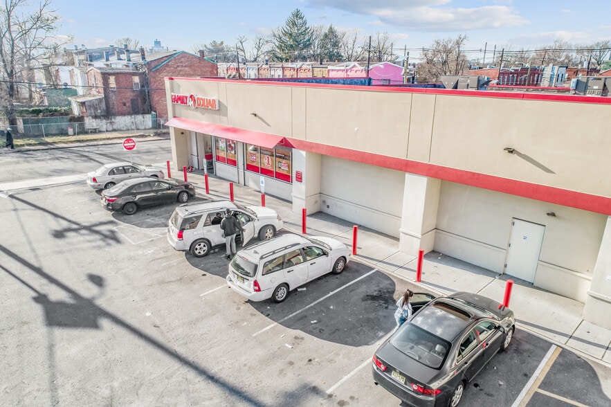 208 Chambers St, Trenton, NJ à louer - Photo de l’immeuble – Image 3 sur 8