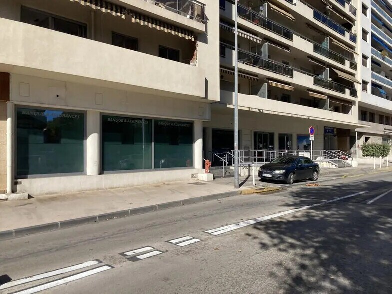 Bureau dans Toulon à vendre - Photo de l’immeuble – Image 2 sur 15