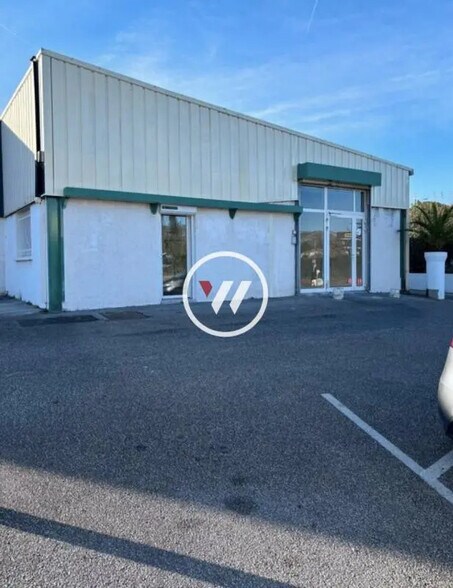 Local d’activités dans Aubagne à louer - Photo principale – Image 1 sur 2