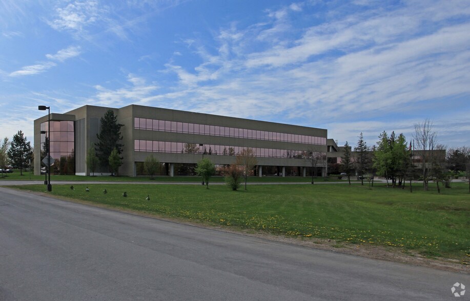 5950 Airport Rd, Oriskany, NY à louer - Photo de l’immeuble – Image 2 sur 7