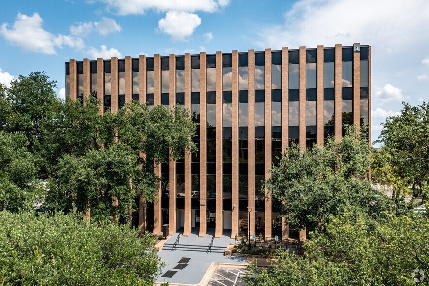 7700 Chevy Chase Dr, Austin, TX à louer - Photo de l’immeuble – Image 3 sur 22