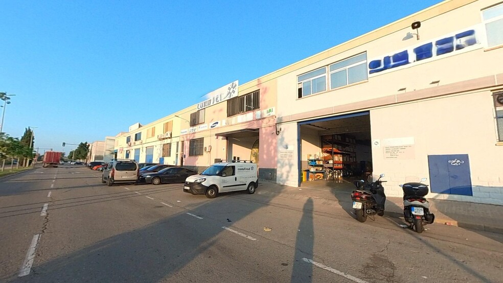 Travessera Industrial, 206, L'Hospitalet de Llobregat, Barcelona à louer - Photo de l’immeuble – Image 2 sur 9