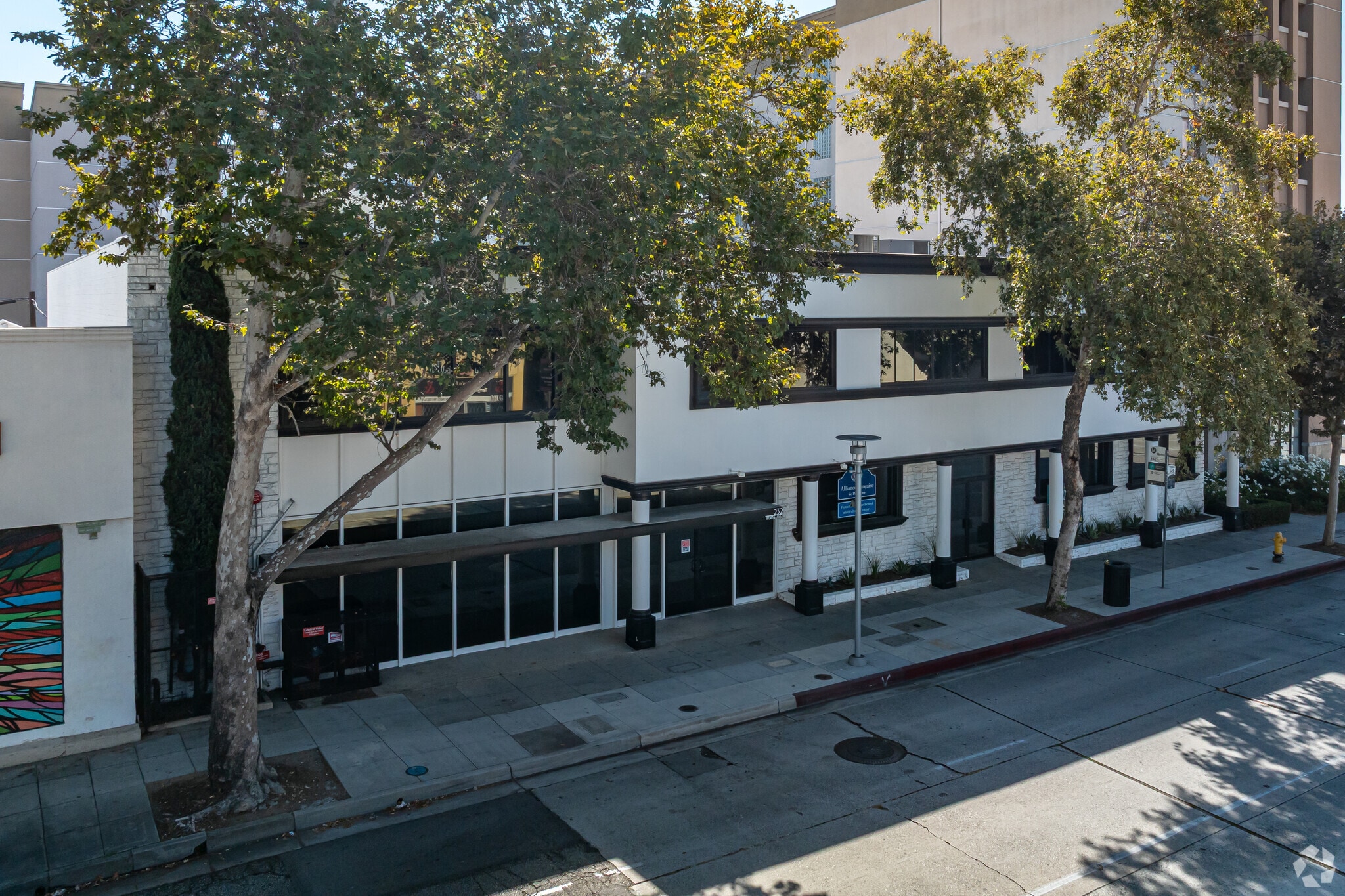 232 N Lake Ave, Pasadena, CA à louer Photo principale– Image 1 sur 5
