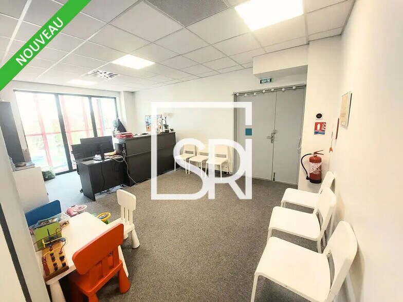 Bureau dans Clermont-Ferrand à louer - Photo de l’immeuble – Image 3 sur 22