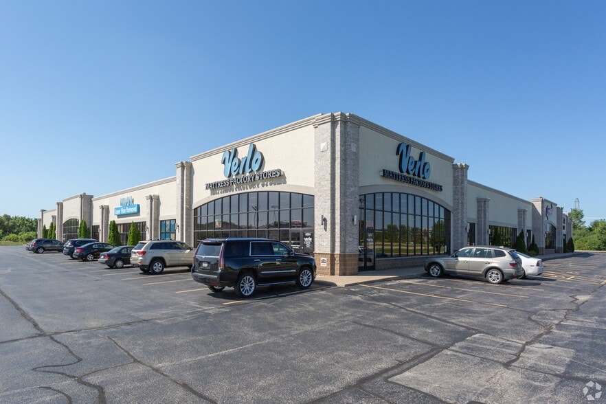 4884 W Lawrence St, Appleton, WI à louer - Photo principale – Image 1 sur 1