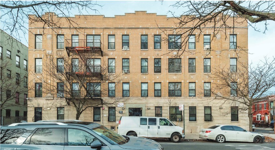 767 Blake Ave, Brooklyn, NY à vendre - Photo de l’immeuble – Image 3 sur 3