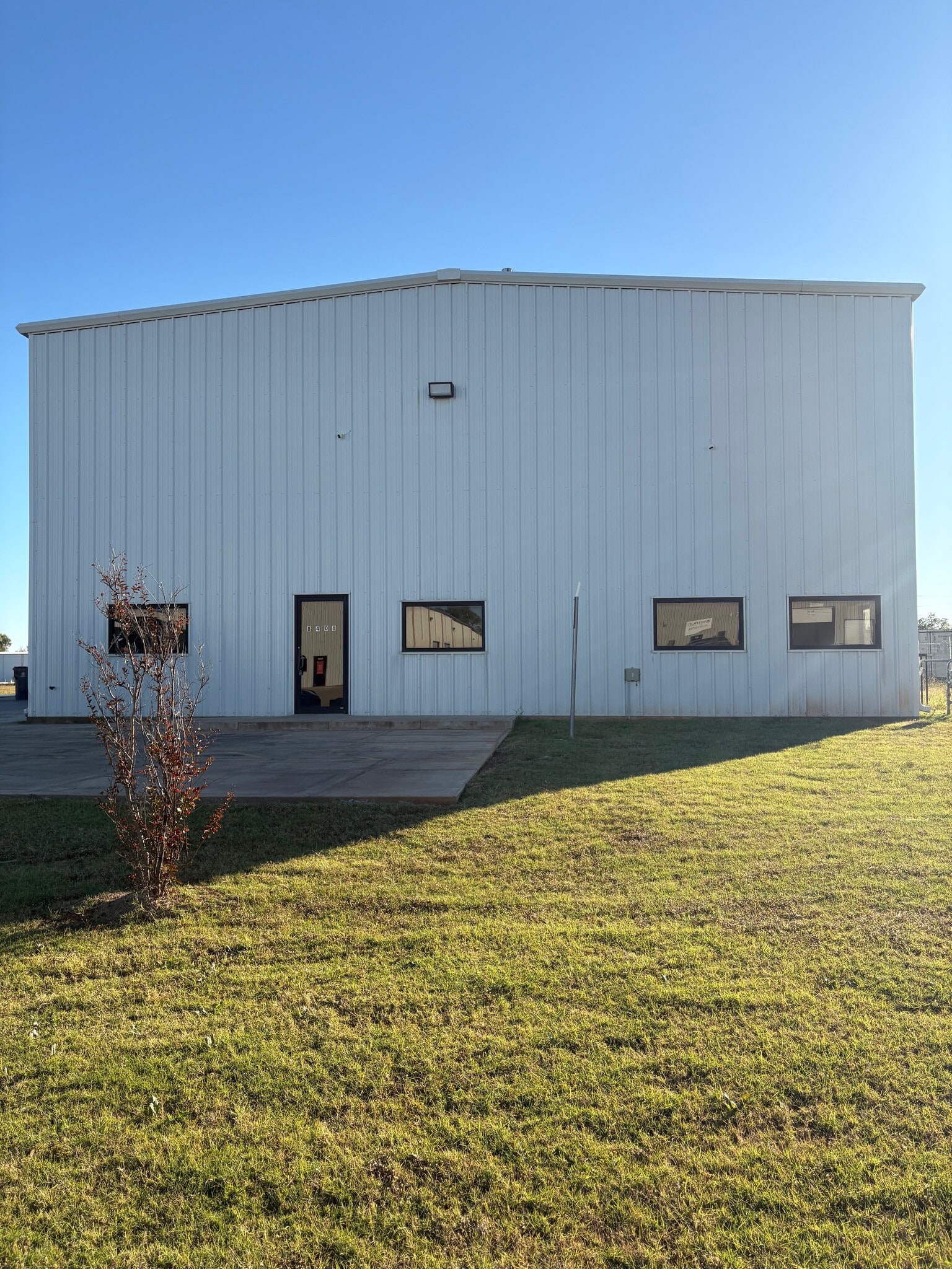 8408 SW 23rd Pl, Oklahoma City, OK à louer Photo de l’immeuble– Image 1 sur 20