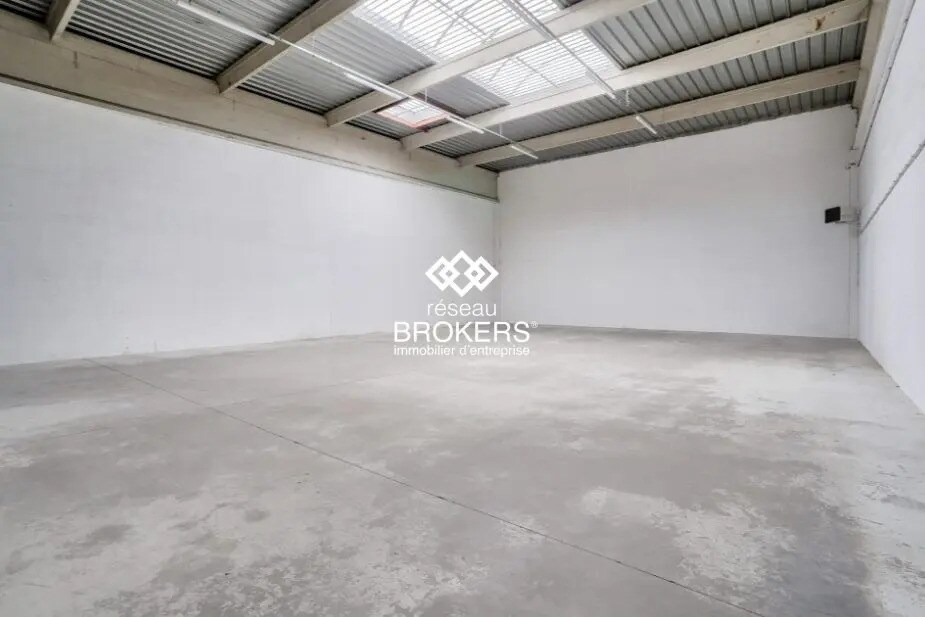Industriel/Logistique dans SAINT-OUEN-L'AUMONE à louer Photo intérieure– Image 1 sur 3