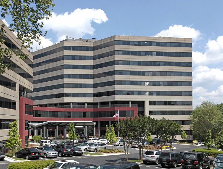 1100 Johnson Ferry Rd NE, Atlanta, GA à louer - Photo de l’immeuble – Image 3 sur 7