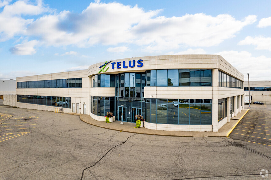 8851 Rte Transcanadienne, Saint-Laurent, QC à louer - Photo principale – Image 1 sur 10