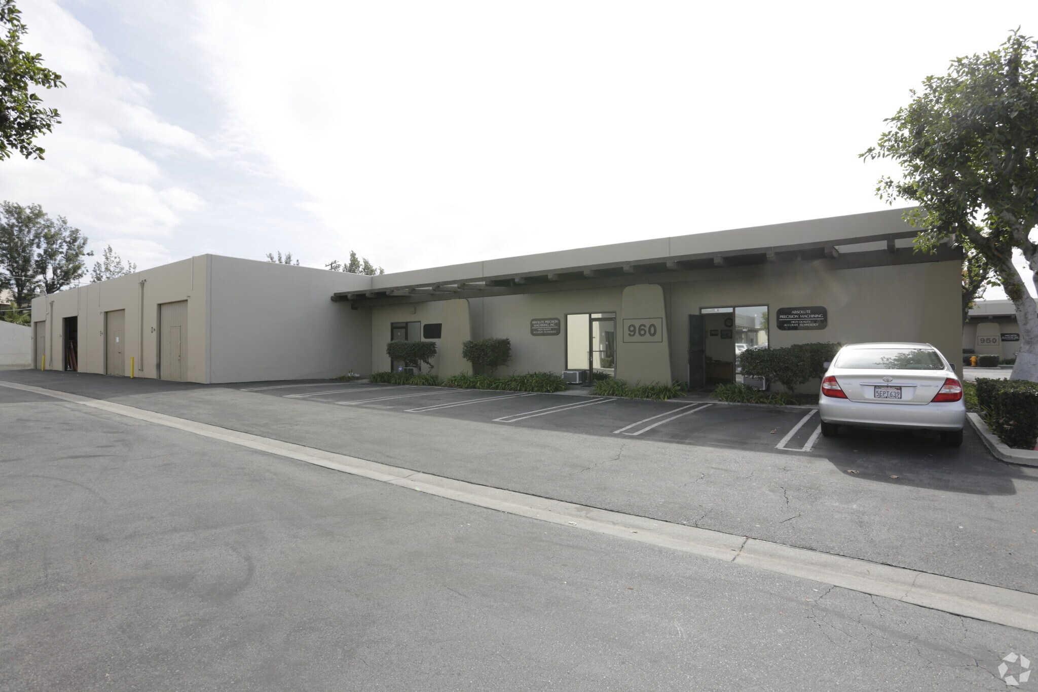 960 E Orangethorpe Ave, Anaheim, CA à louer Photo principale– Image 1 sur 6