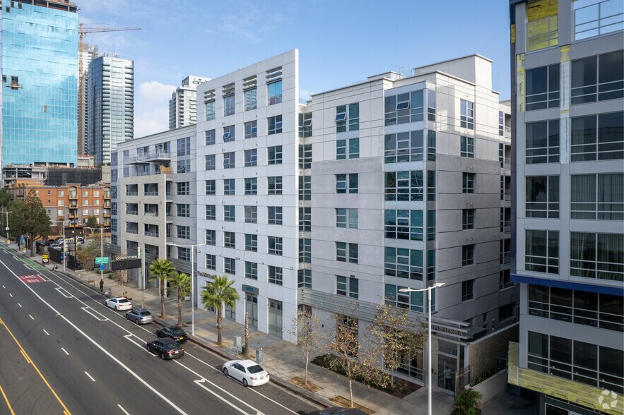 1360 S Figueroa St, Los Angeles, CA à louer - Photo principale – Image 1 sur 35