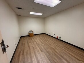 1421 E Cooley Dr, Colton, CA à louer Photo intérieure– Image 1 sur 8