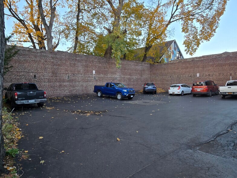 39 St James St, Kingston, NY à vendre - Photo de l’immeuble – Image 3 sur 17