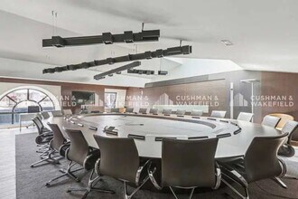 48 Rue La Pérouse, Paris à louer Photo intérieure– Image 2 sur 2