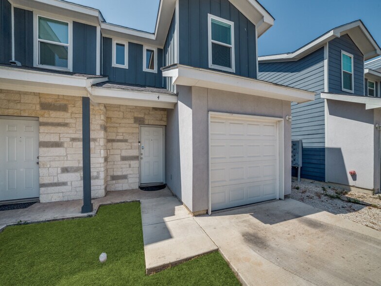 6906 Crestway Rd, San Antonio, TX à vendre - Photo principale – Image 1 sur 1