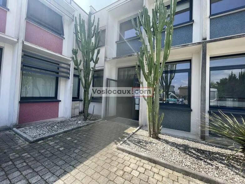 Bureau dans Cagnes-sur-Mer à louer - Photo de l’immeuble – Image 1 sur 6