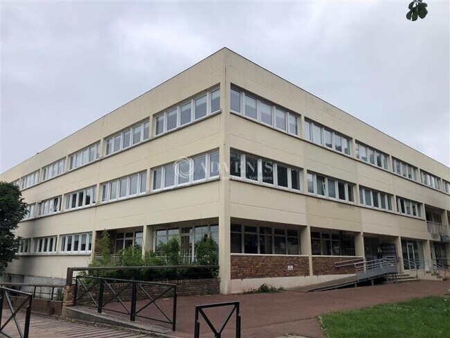 Plus de détails pour Bureau à louer