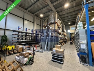 Plus de détails pour Local d'activités à louer