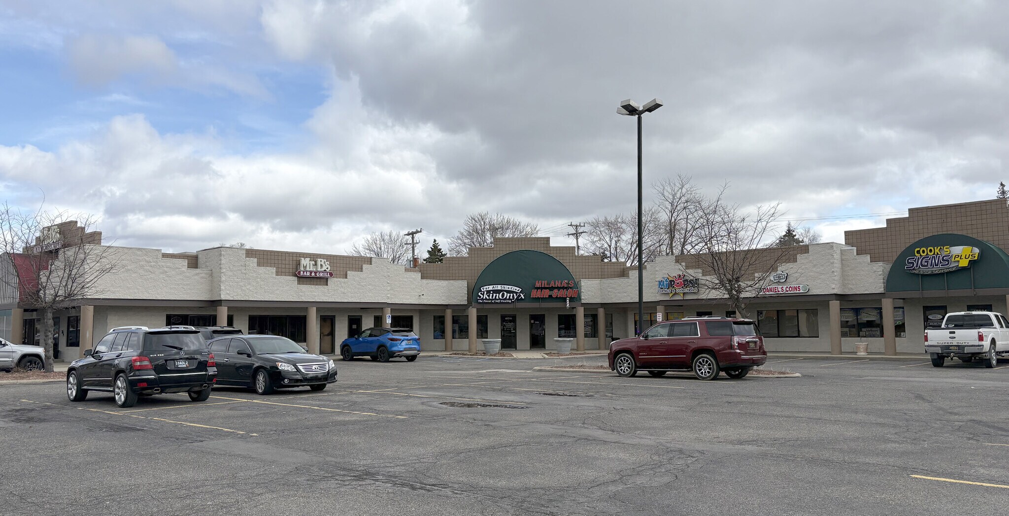 48530-48576 Van Dyke Ave, Shelby Township, MI à louer Photo de l’immeuble– Image 1 sur 2