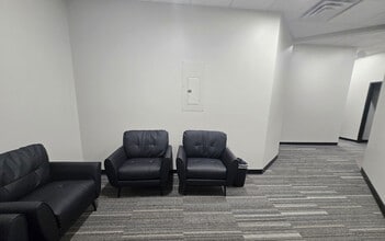 7100 Northland Cir N, Brooklyn Park, MN à louer Photo intérieure– Image 1 sur 13