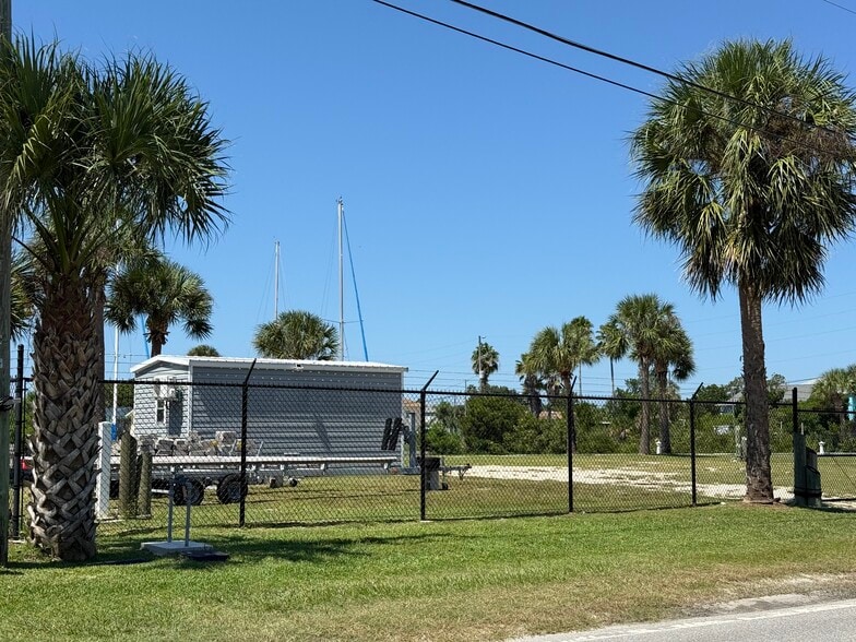 4387 Calienta St, Hernando Beach, FL à vendre - Photo de l’immeuble – Image 2 sur 12
