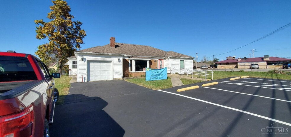720 E Main St, West Union, OH à vendre - Photo principale – Image 1 sur 13