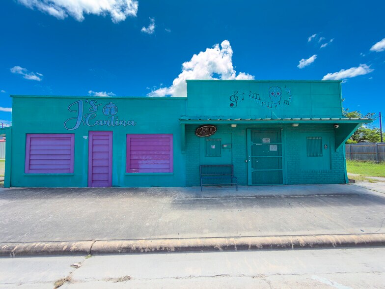 114 S Washington St, El Campo, TX à vendre - Photo de l’immeuble – Image 1 sur 7