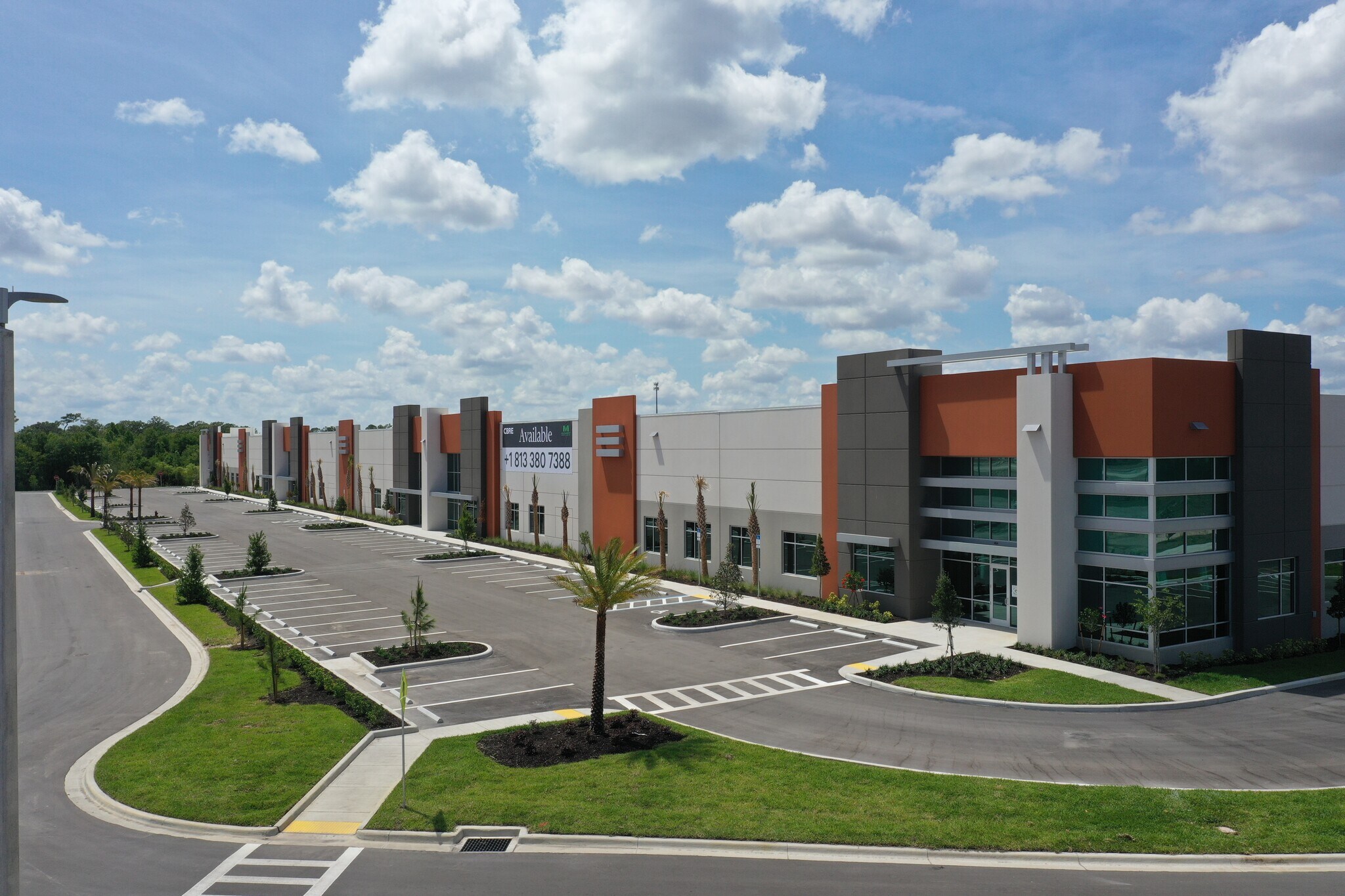11600 Trade Park Way, San Antonio, FL à louer Photo de l’immeuble– Image 1 sur 5