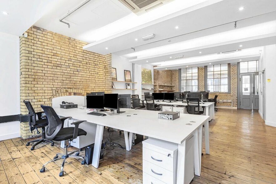 27 Charlotte Rd, Londres à louer - Photo de l’immeuble – Image 2 sur 68