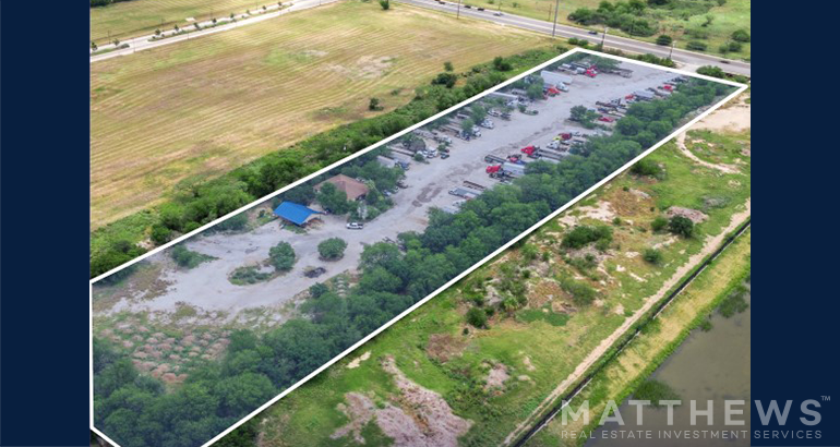 8233 Potranco Rd, San Antonio, TX à vendre - Photo de l’immeuble – Image 2 sur 3