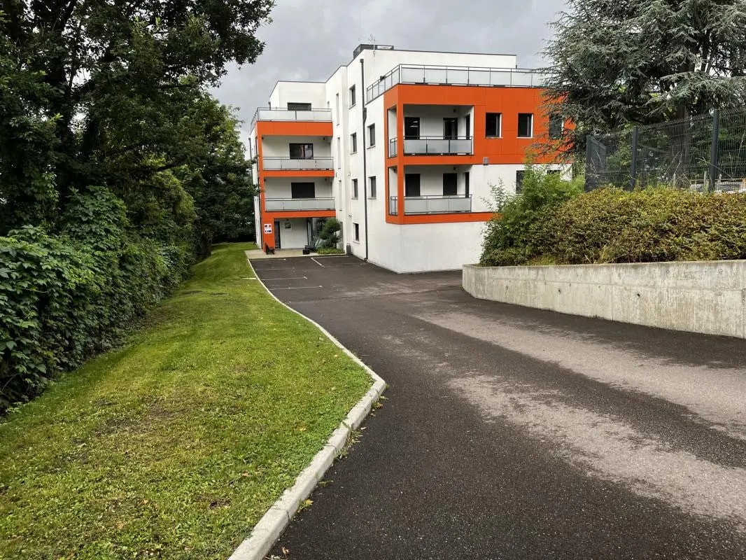 Bureau dans Saint-Étienne à vendre Photo de l’immeuble– Image 1 sur 7