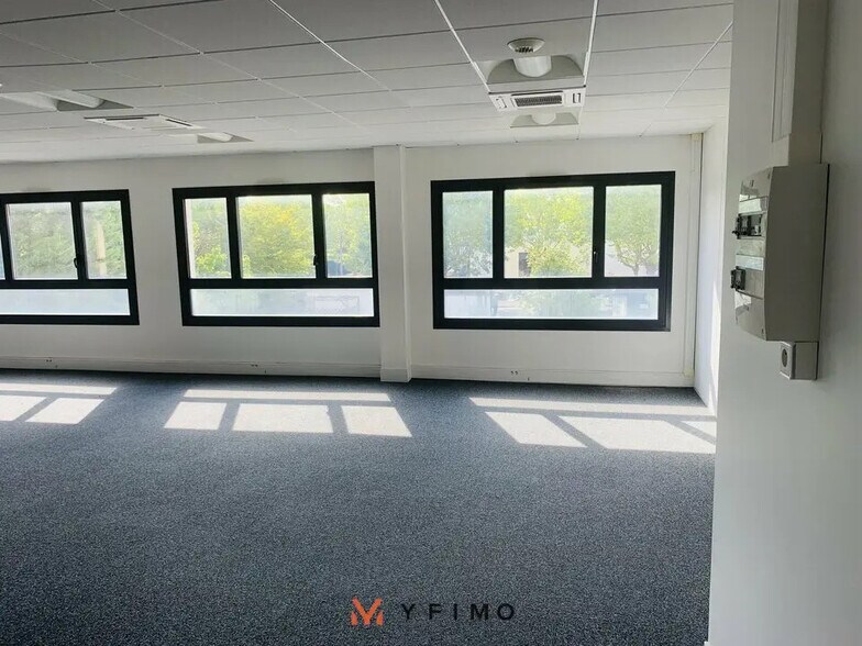 Bureau dans Le Pecq à louer - Photo intérieure – Image 2 sur 4