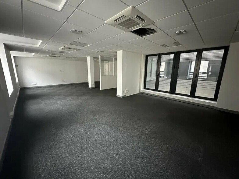 Bureau dans Reims à louer - Photo de l’immeuble – Image 1 sur 4