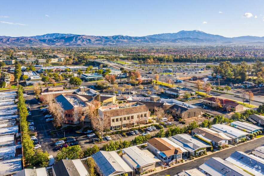 14725 Jeffrey Rd, Irvine, CA à louer - Aérien – Image 3 sur 5