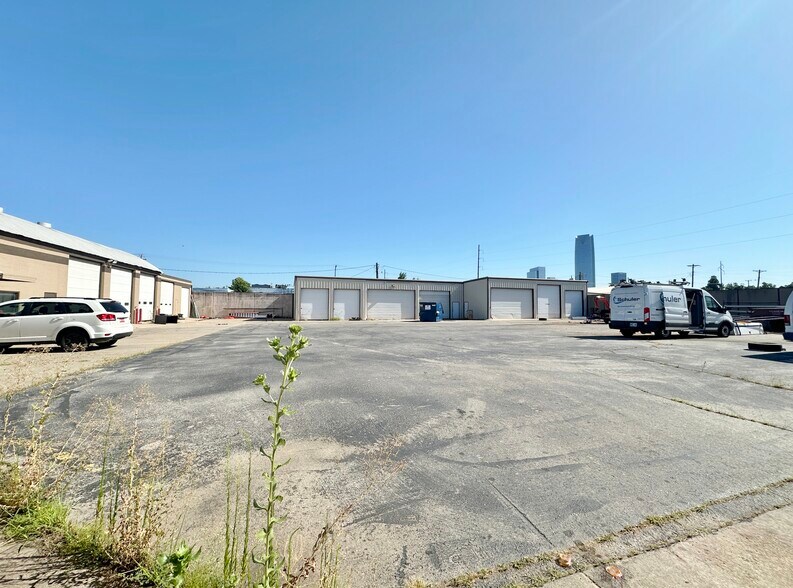 927 SW 6th St, Oklahoma City, OK à louer - Photo de l’immeuble – Image 2 sur 8