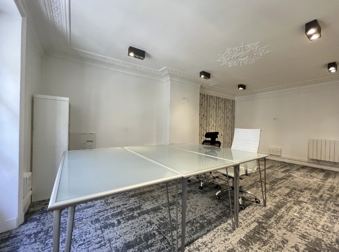 32-34 Rue Washington, Paris, PAR 75008 - Lot 1 - - Photo intérieure - Image 2 of 11